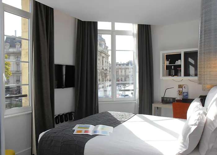 Western Gare Saint-jean 4*