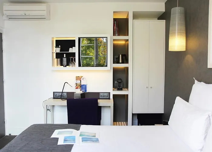 Hotel Western Gare Saint-jean 4*